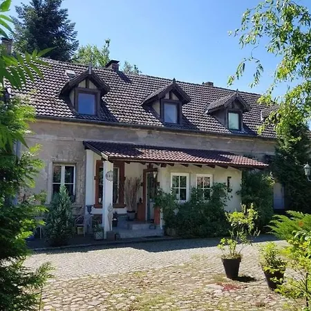 Kleine Galerie Fuer 3 Mit Kueche Kamin Netflix Parken Und Hofladen
