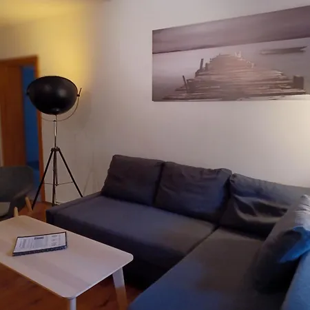 Apartment Kleine Galerie Fuer 3 Mit Kueche Kamin Netflix Parken Und Hofladen Steinhofel