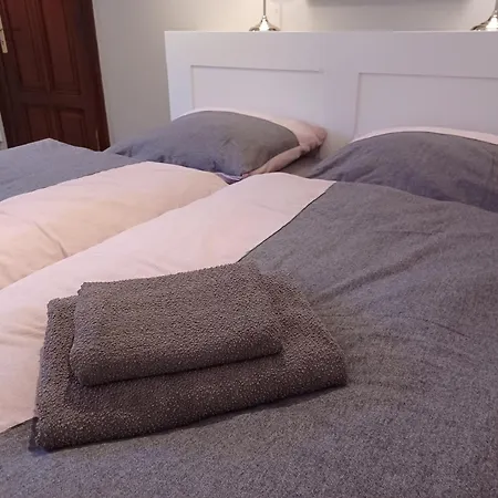 Kleine Galerie Fuer 3 Mit Kueche Kamin Netflix Parken Und Hofladen شقة Steinhofel