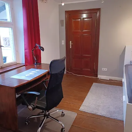 Apartment Kleine Galerie Fuer 3 Mit Kueche Kamin Netflix Parken Und Hofladen