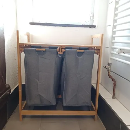 Kleine Galerie Fuer 3 Mit Kueche Kamin Netflix Parken Und Hofladen