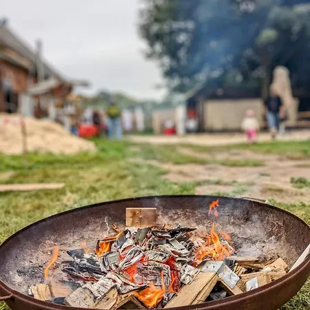 Kleine Galerie Fuer 3 Mit Kueche Kamin Netflix Parken Und Hofladen *