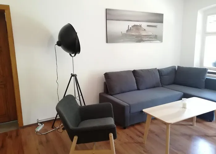 Kleine Galerie Fuer 3 Mit Kueche Kamin Netflix Parken Und Hofladen