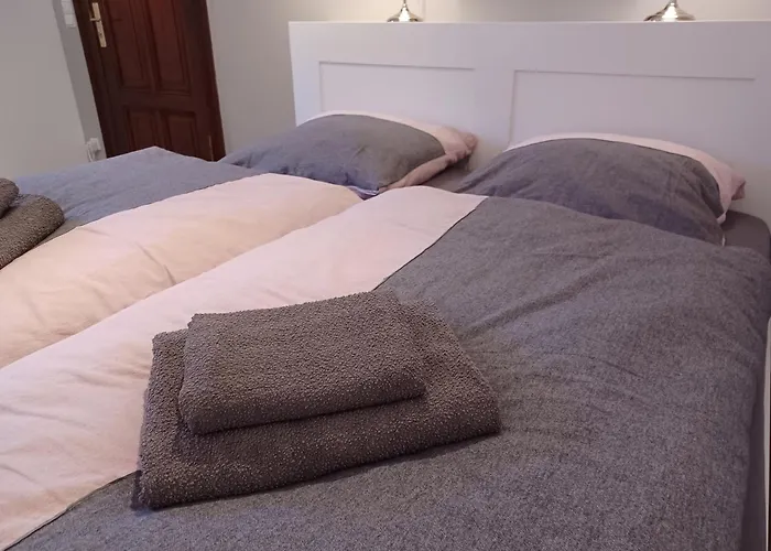 Kleine Galerie Für 3 Mit Küche Kamin Netflix Parken Und Hofladen Apartamento Steinhofel